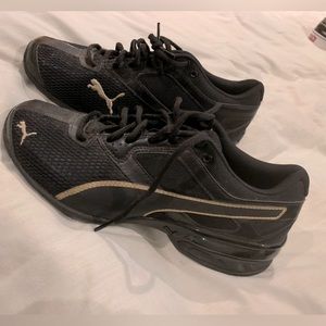 NWOT Puma athletic sneakers woman’s sz 9 nwot